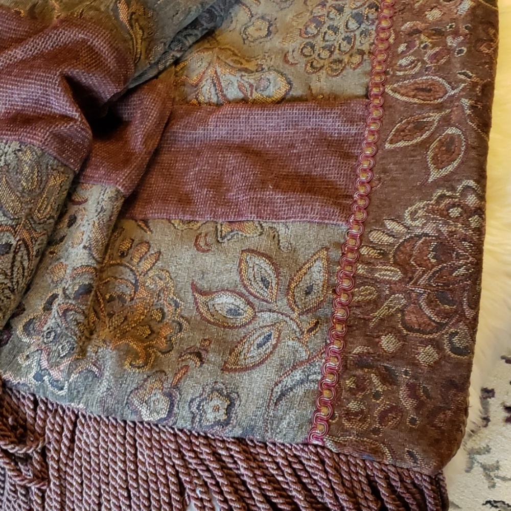 Exquisite Tapestry Throw